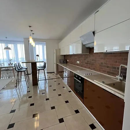 Apartment Aparts Citi просторо та комфортно Lemberg